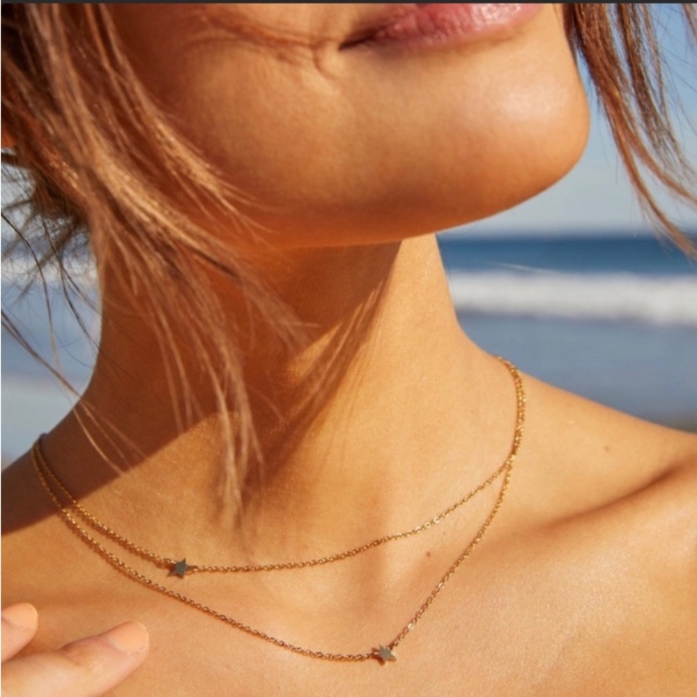 Beautiful Jennifer Zeuner Gold Finish Double Star Necklace ⭐️